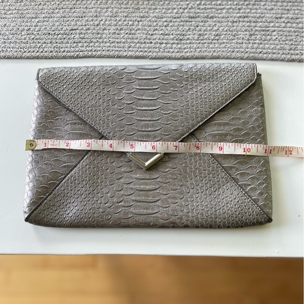 Stella & Dot Silver Animal Print Faux Leather Clutch Purse - Picture 4 of 6